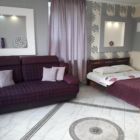 Apartment On 8 Marta ムィコラーイウ エクステリア 写真